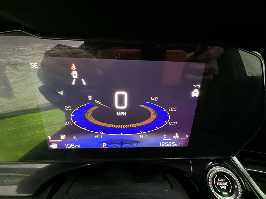 Used 2024 Chevrolet Trax RS w/ Sunroof Package FWD image 18