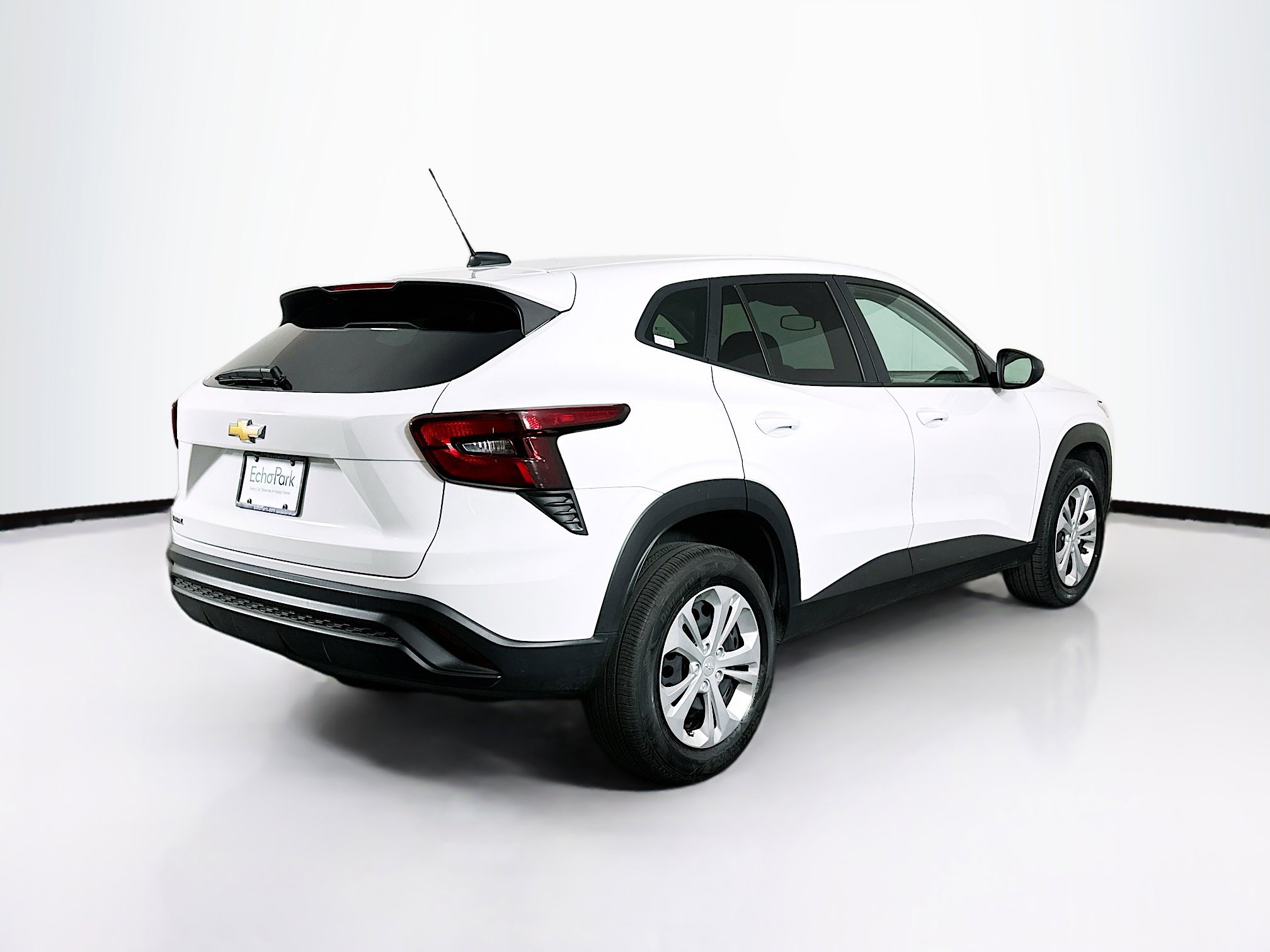 Used 2025 Chevrolet Trax LS image 9