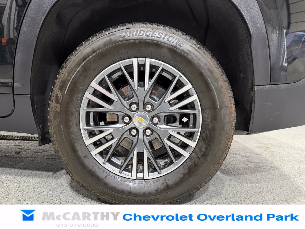 Used 2024 Chevrolet Traverse LT w/ Trailering Package FWD image 32