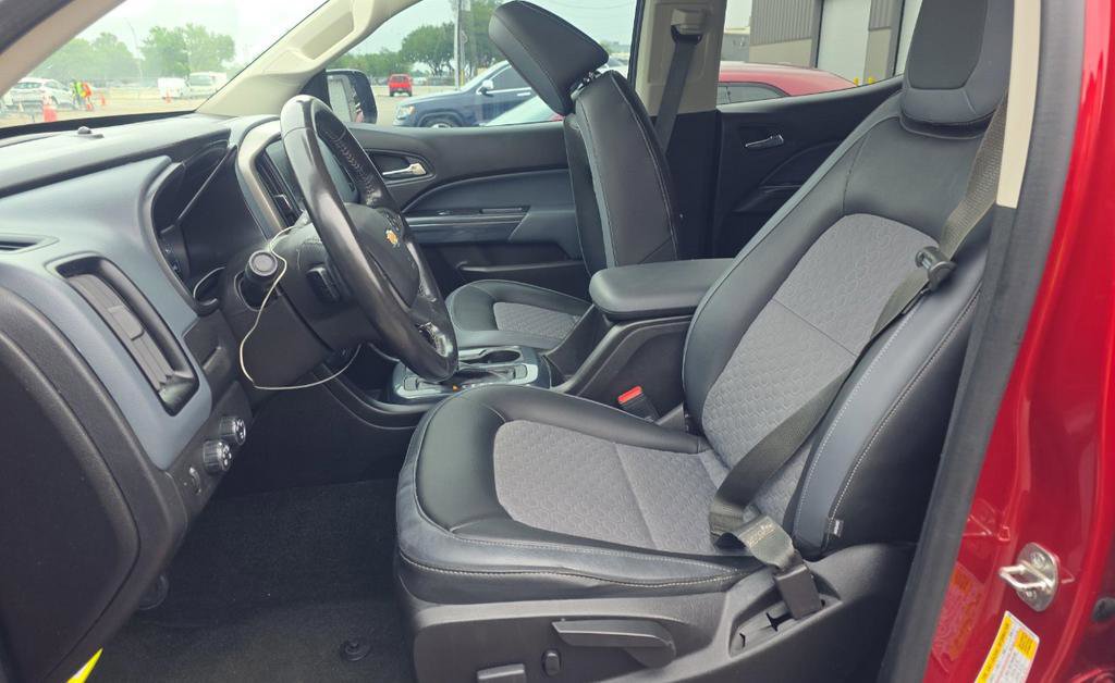Used 2016 Chevrolet Colorado Z71 AWD/4WD image 12