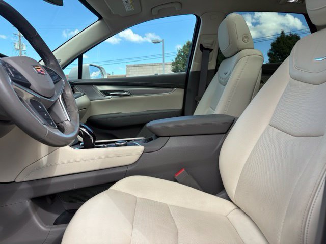 Used 2020 Cadillac XT5 Premium Luxury w/ LPO, Floor Liner Package FWD image 29