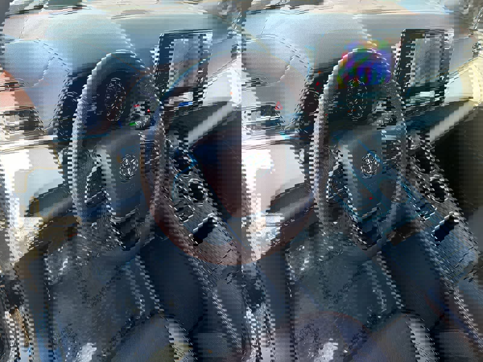 Used 2022 Toyota Sienna Platinum image 10