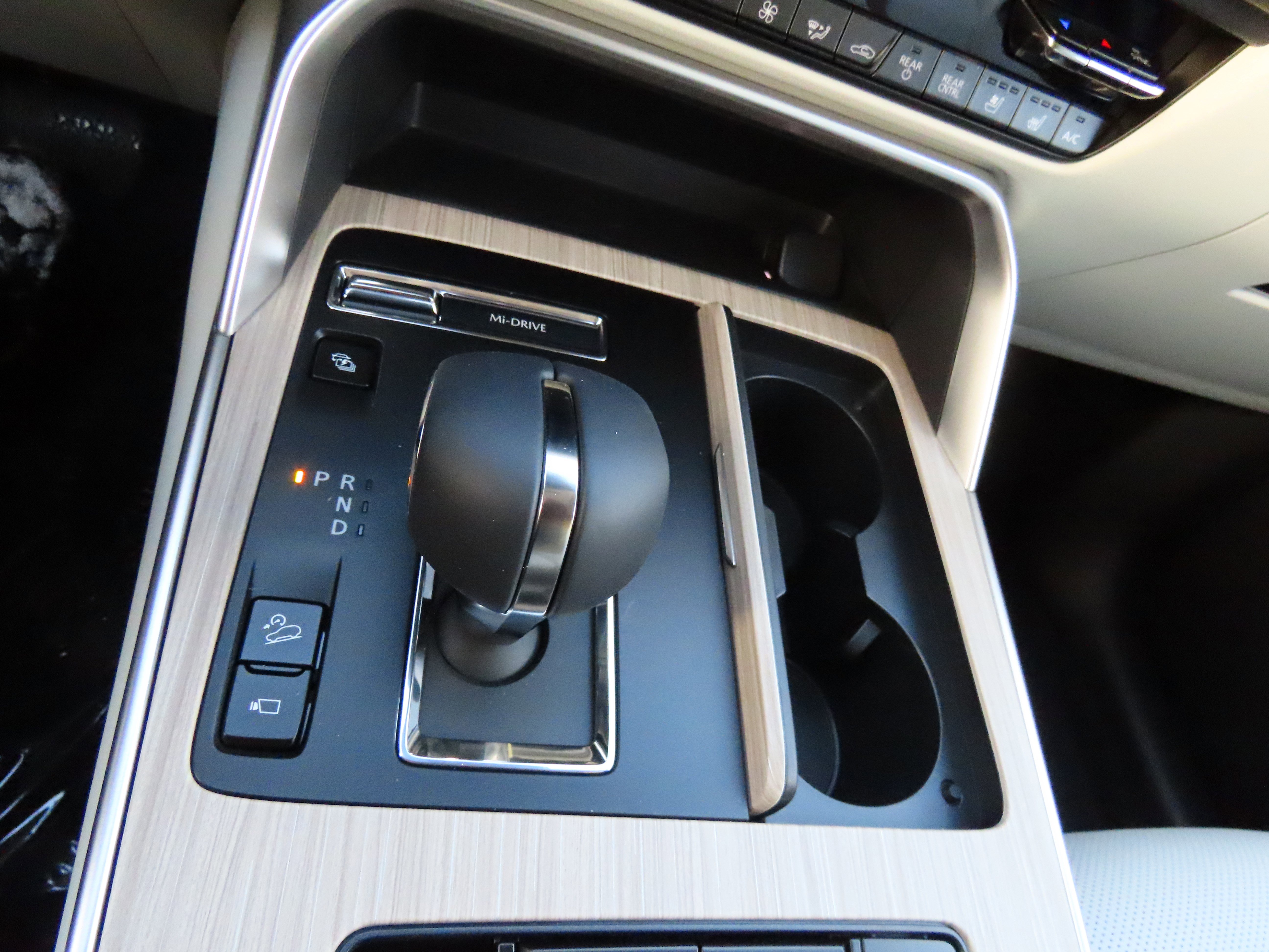 New 2026 MAZDA CX-90 Plug-In Hybrid w/ Premium Plus image 31