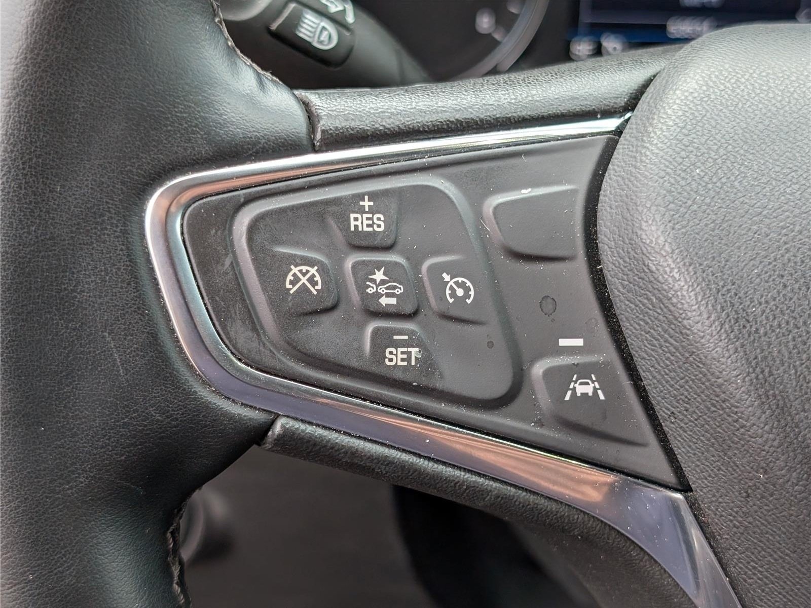 Used 2023 Chevrolet Equinox LT FWD image 22
