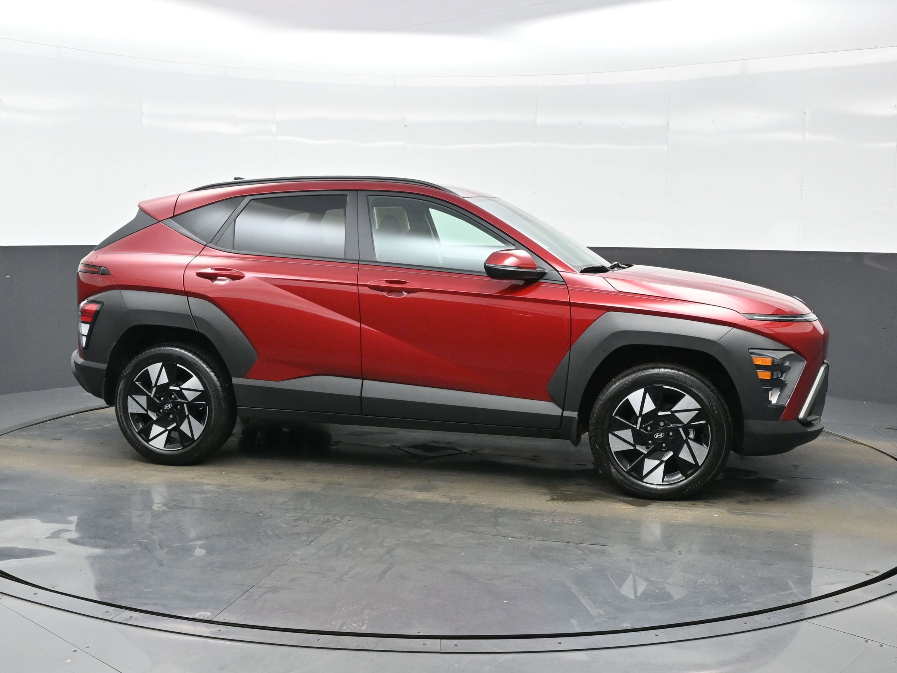 Used 2024 Hyundai Kona SEL w/ Convenience Package image 7