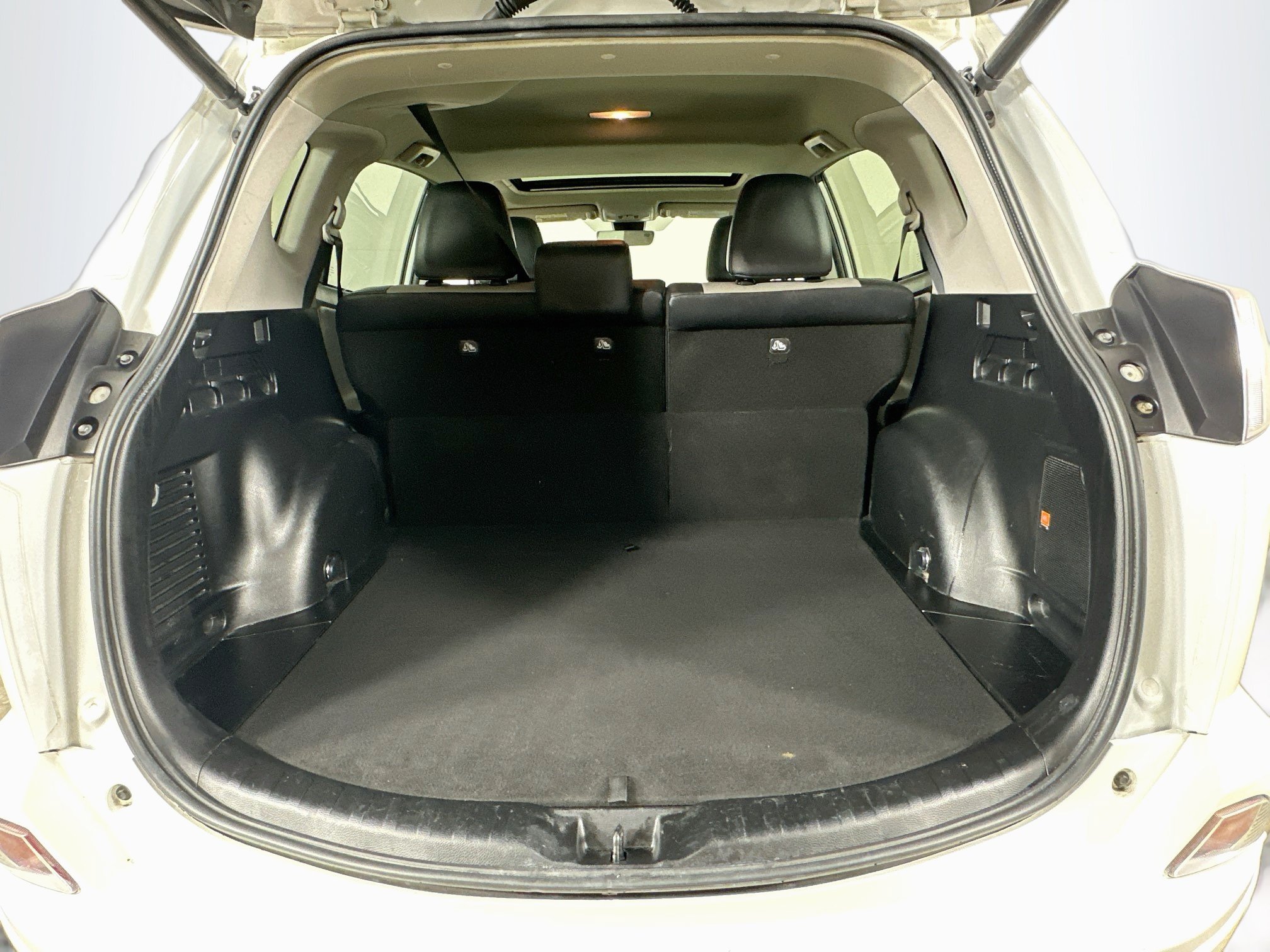 Used 2017 Toyota RAV4 Platinum FWD image 29