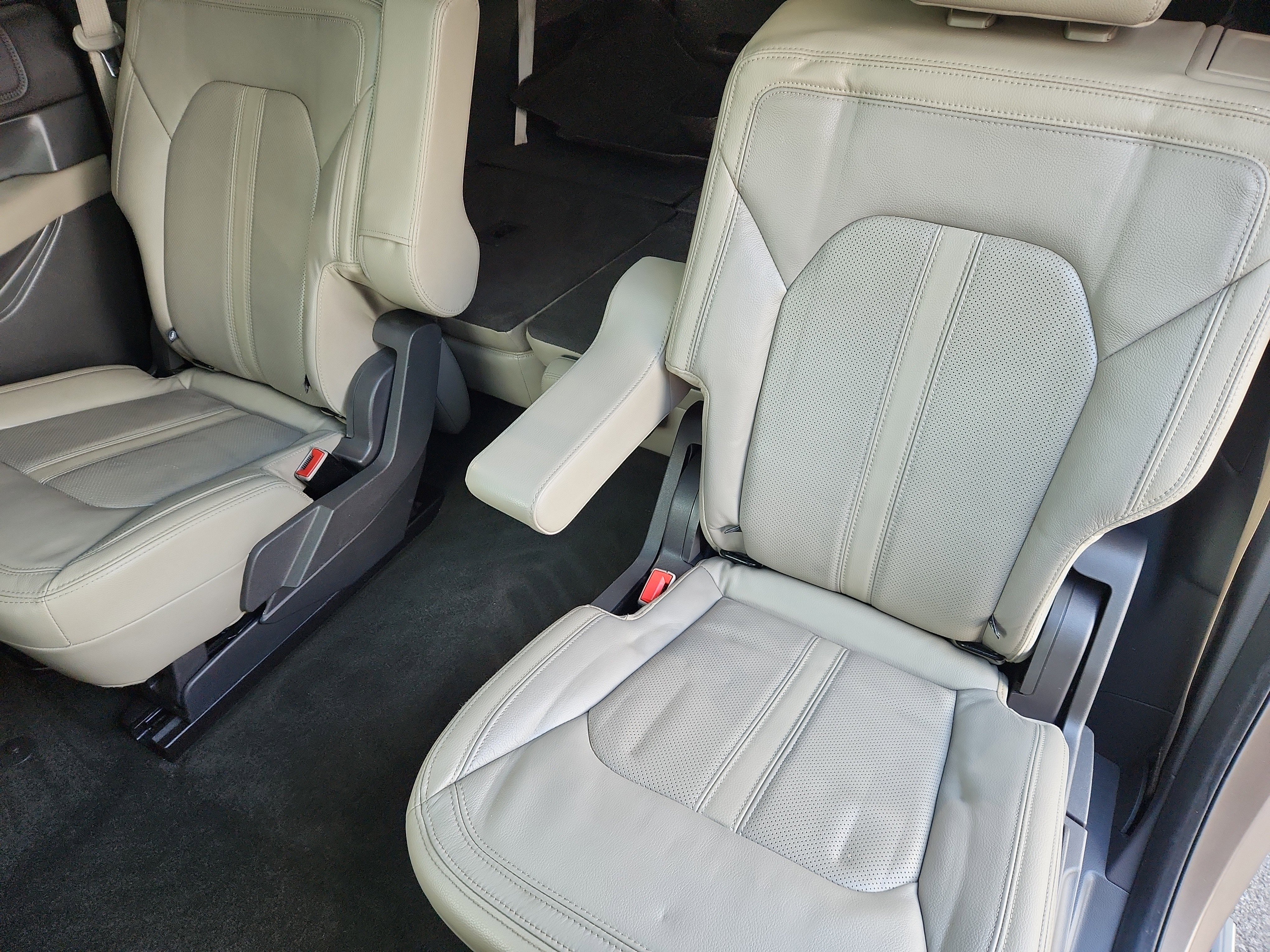 Used 2018 Ford Expedition Max Limited w/ Equipment Group 301A image 26