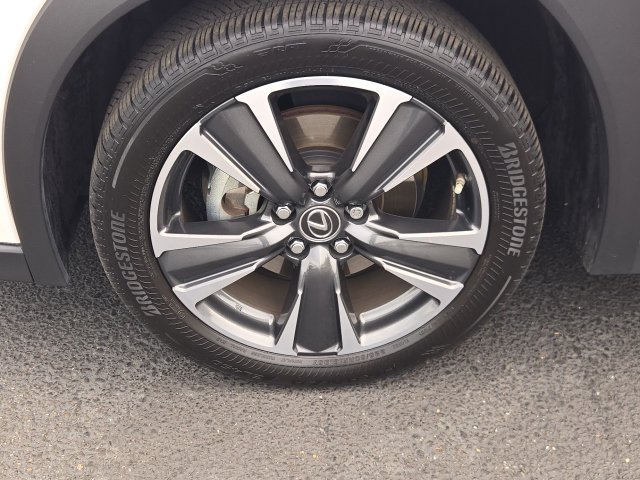 Used 2019 Lexus UX 250h w/ Premium Package AWD/4WD image 18