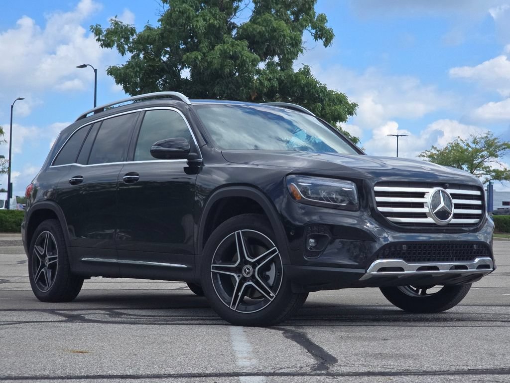 Used 2026 Mercedes-Benz GLB 250 4MATIC image 1