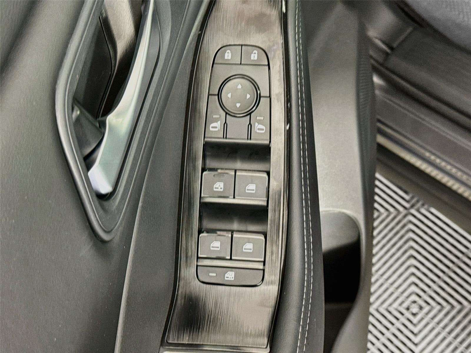 New 2027 Nissan Rogue SV FWD image 18