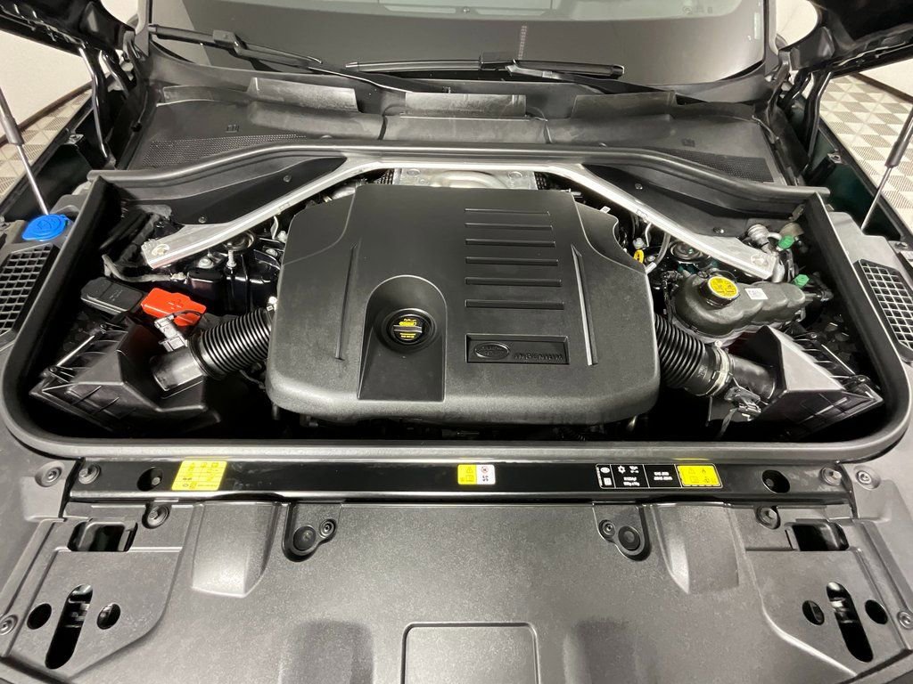 Used 2024 Land Rover Range Rover Long Wheelbase SE image 29