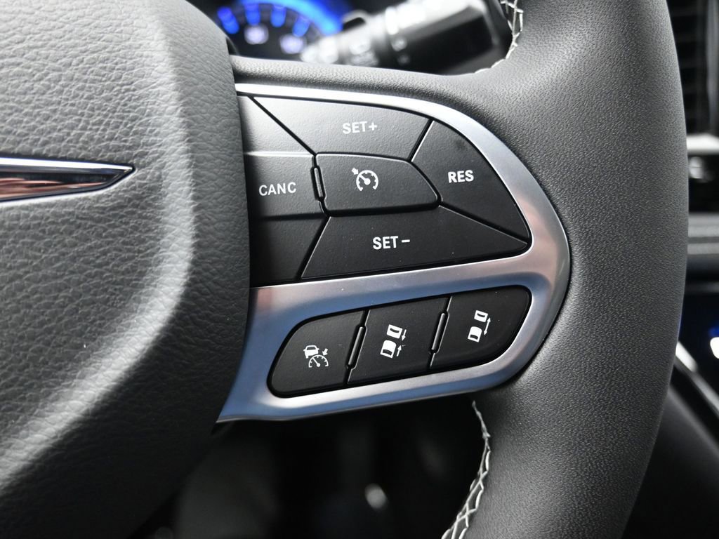 New 2026 Chrysler Pacifica Select image 20