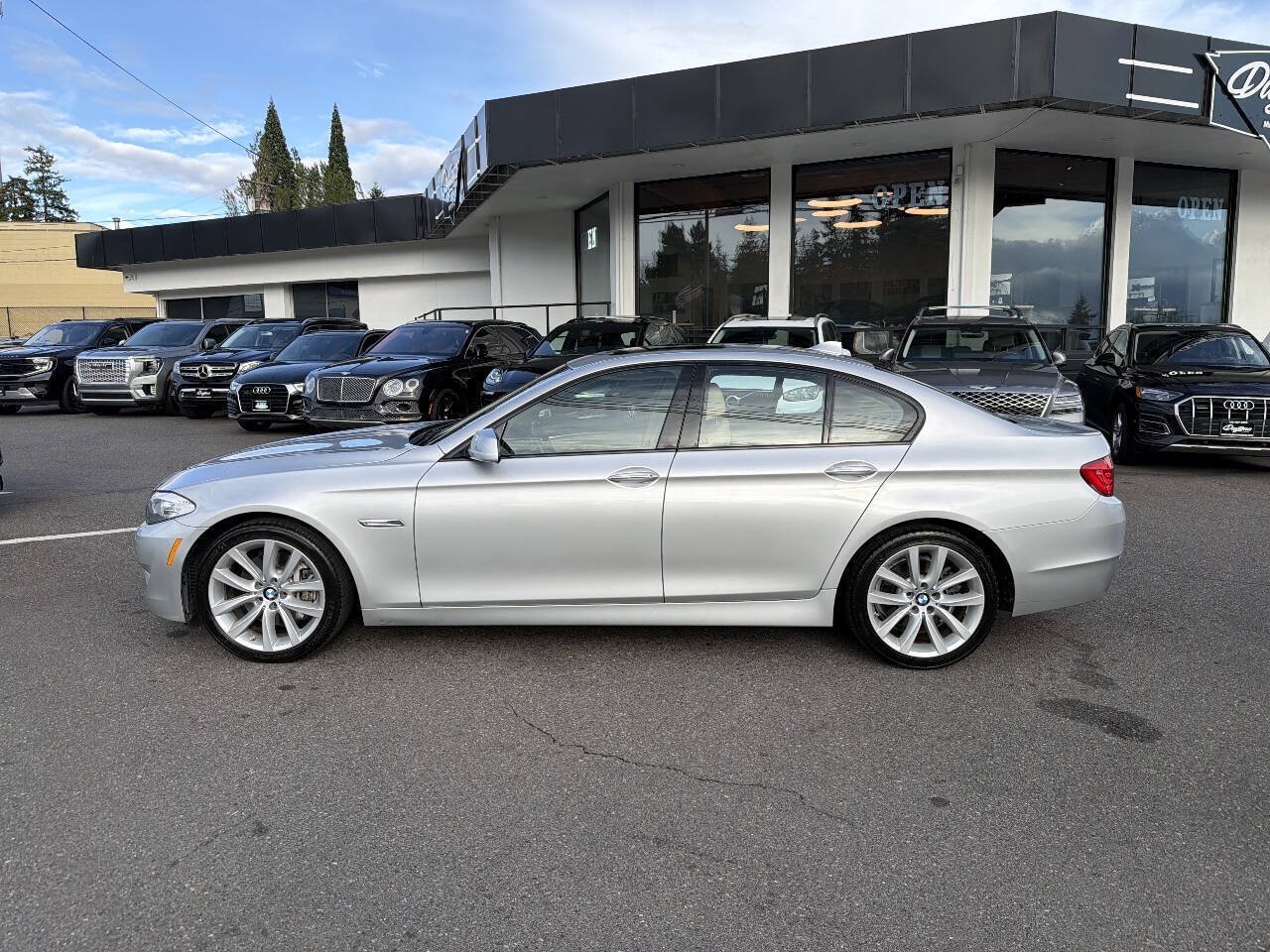 Used 2011 BMW 535i Sedan RWD image 3