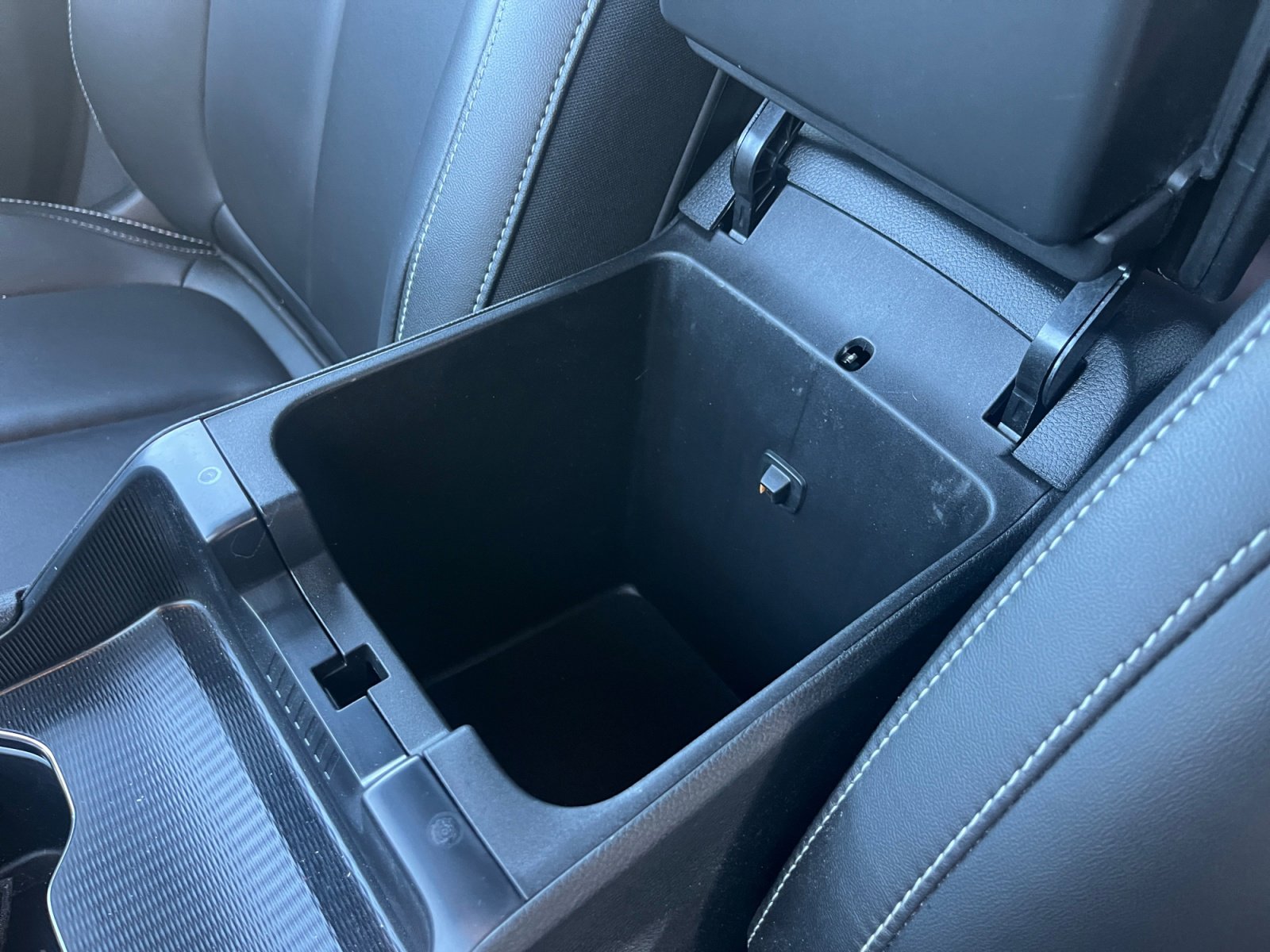 Used 2025 Jeep Grand Cherokee Limited w/ Trailer Tow Package image 15