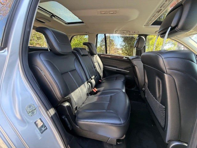 Used 2011 Mercedes-Benz GL 450 4MATIC image 7