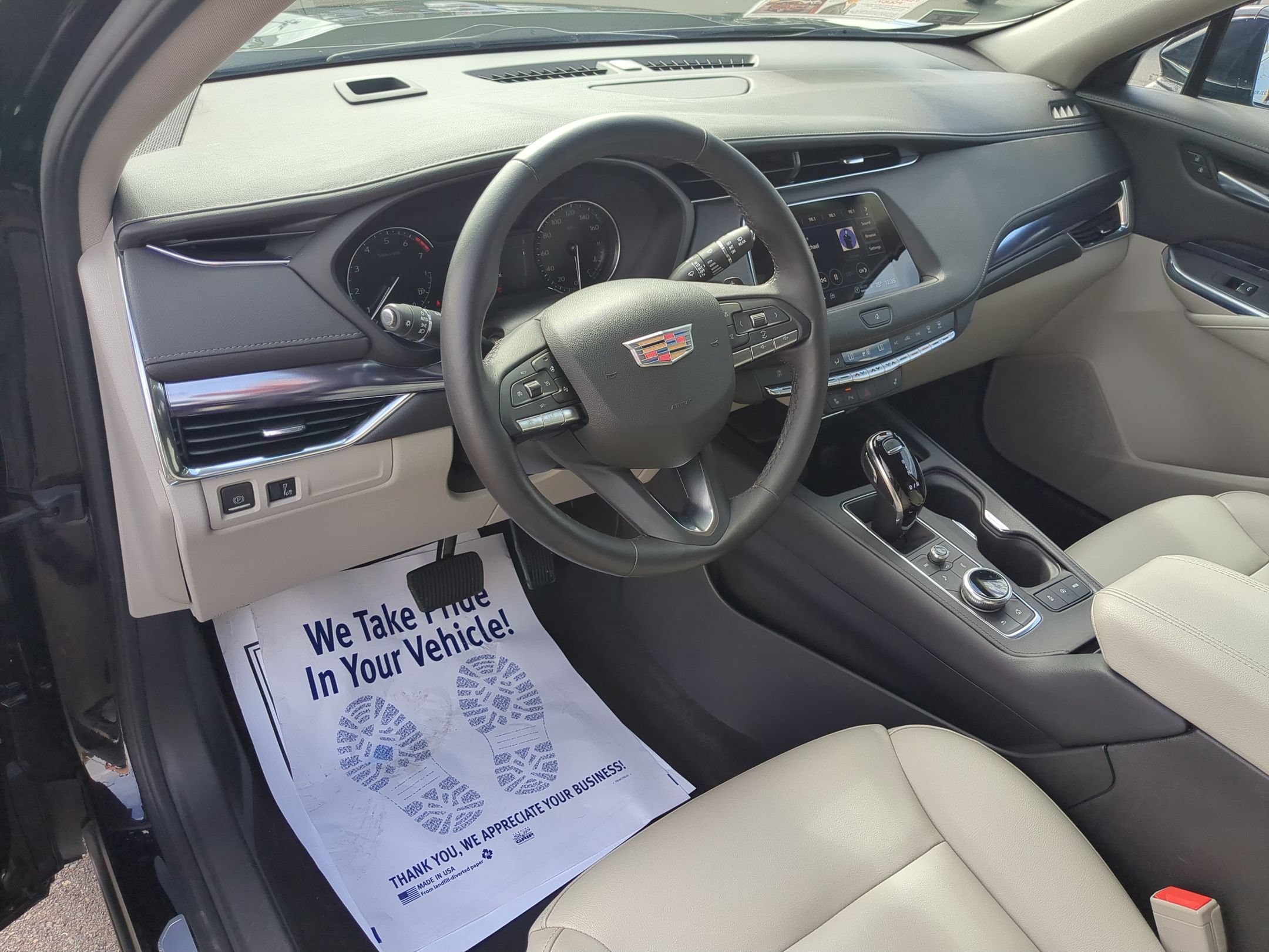Certified 2023 Cadillac XT4 Luxury w/ Cold Weather Package FWD image 9