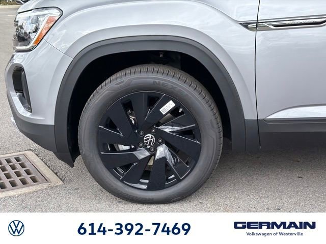 New 2026 Volkswagen Atlas Cross Sport SE image 13