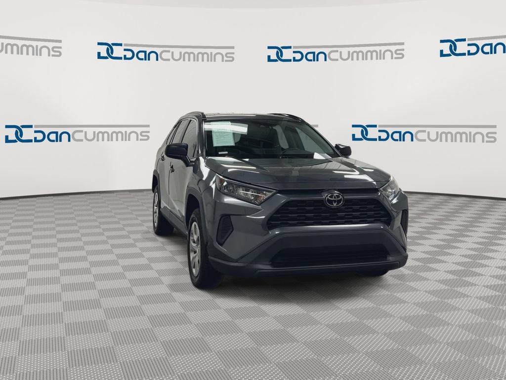 Used 2021 Toyota RAV4 LE FWD image 3