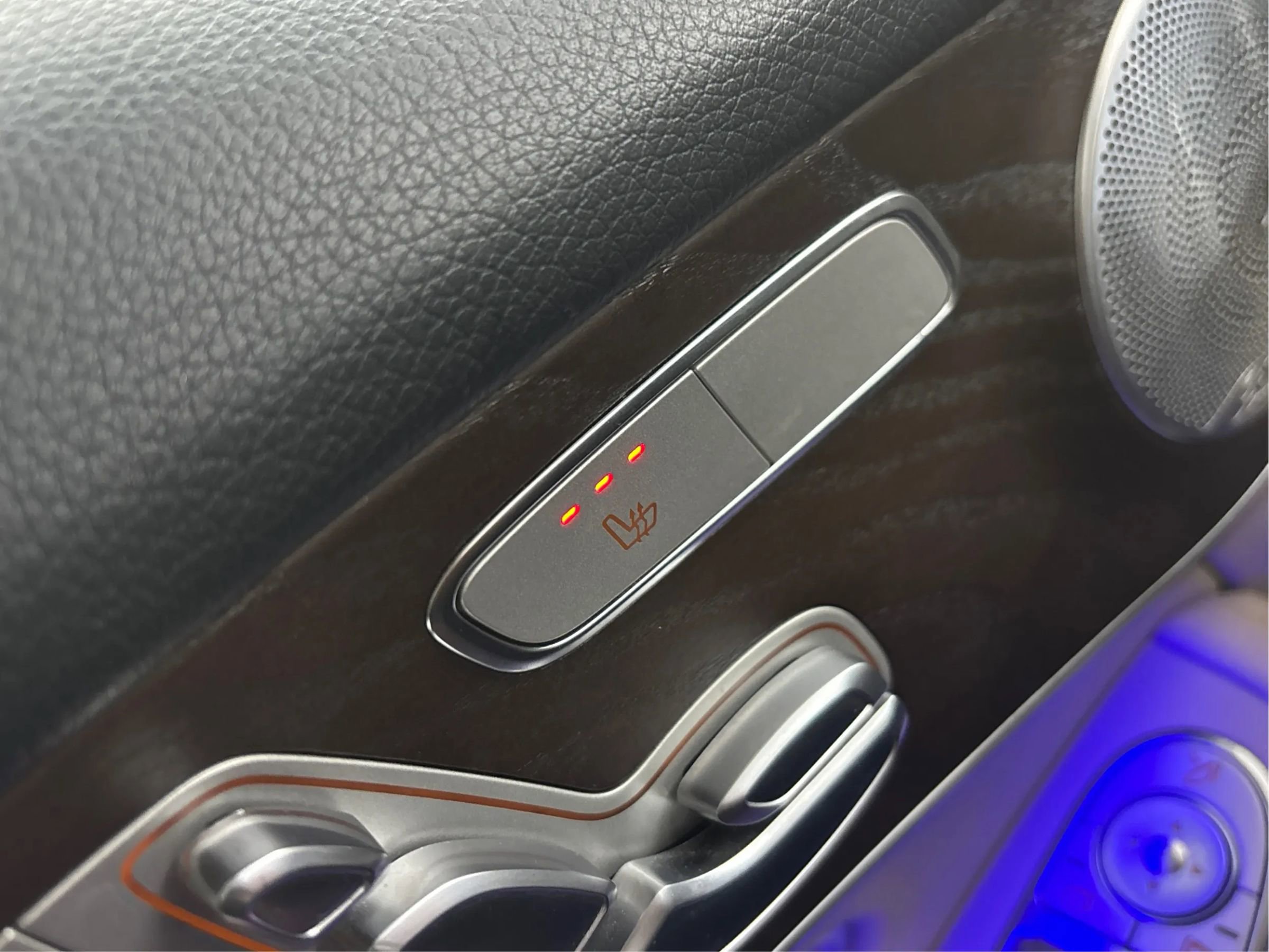 Used 2020 Mercedes-Benz GLC 300 4MATIC image 44