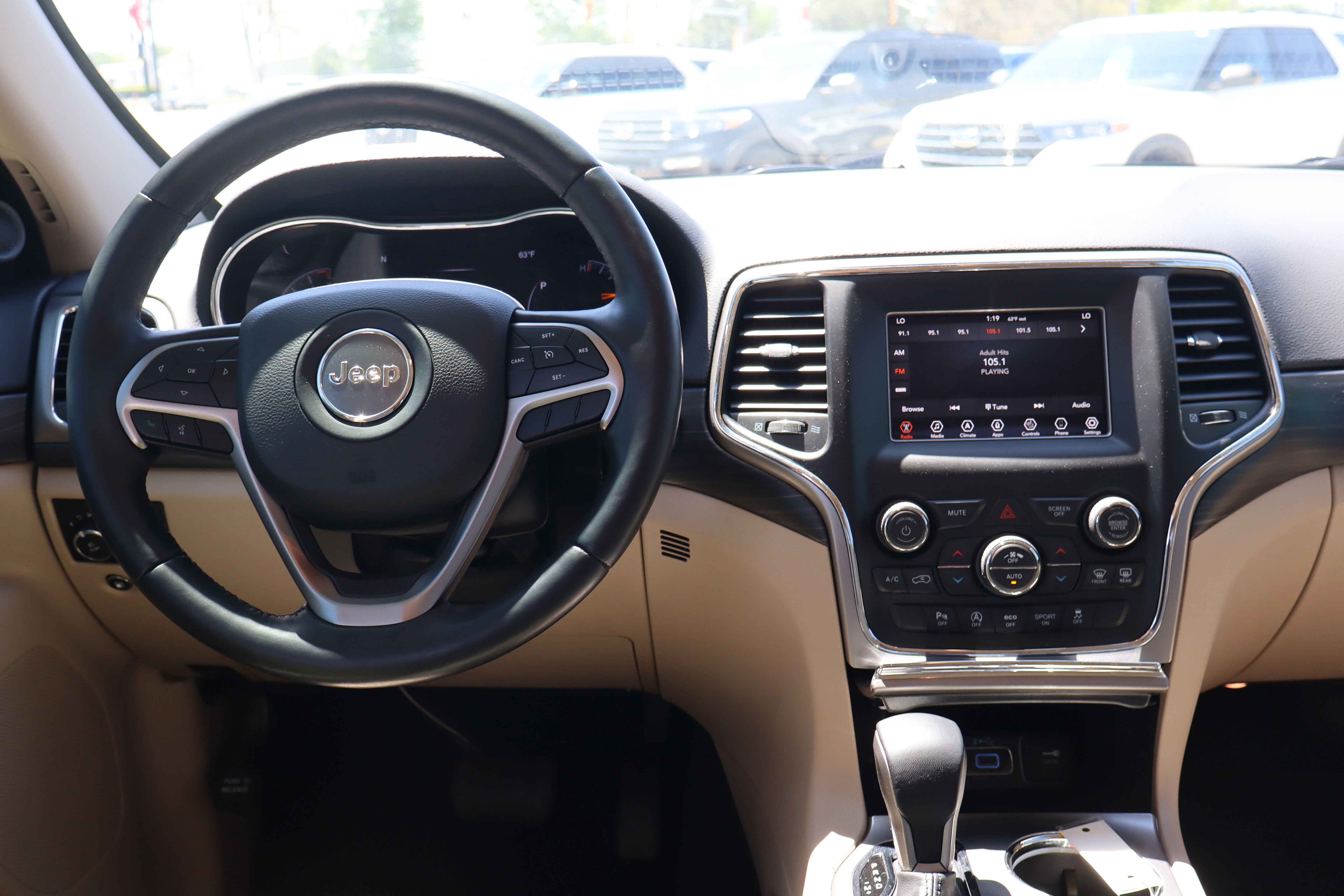 Used 2021 Jeep Grand Cherokee Laredo w/ Security & Convenience Group image 13