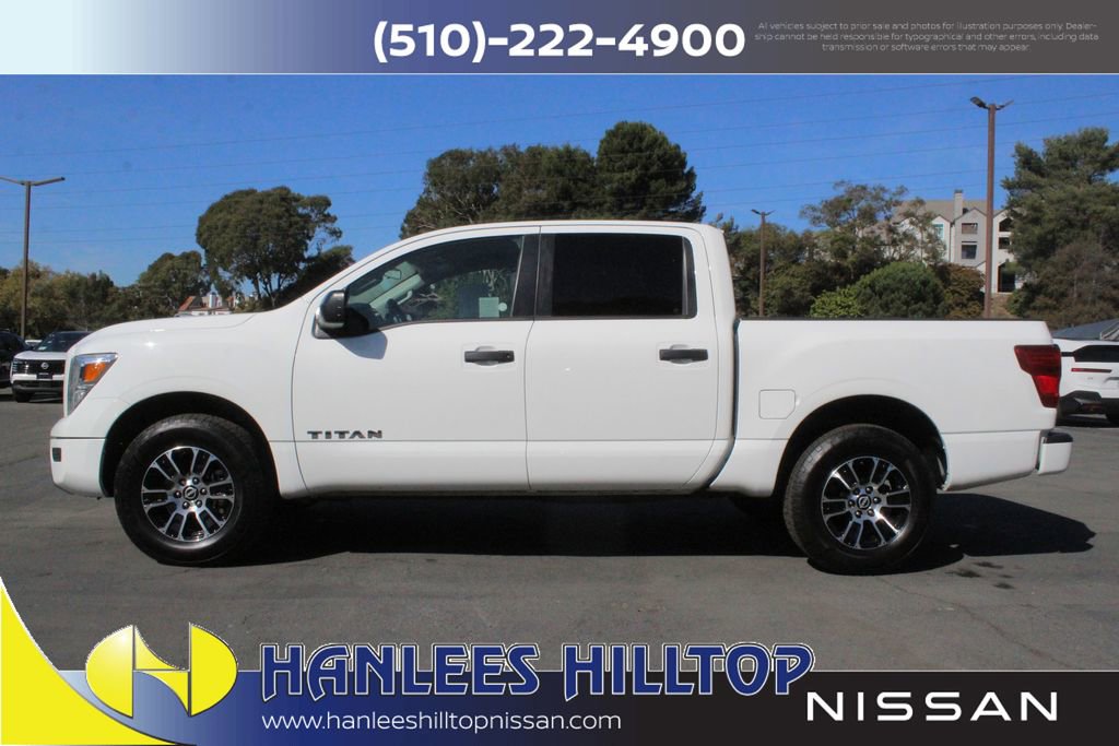 Used 2023 Nissan Titan SV image 2