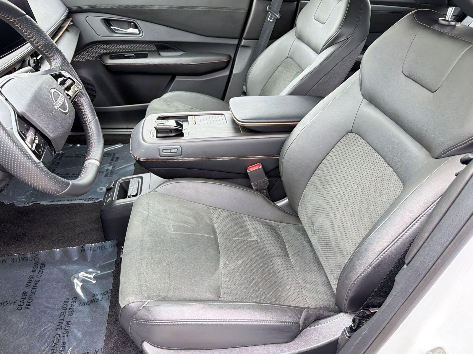 Used 2023 Nissan Ariya AWD image 5