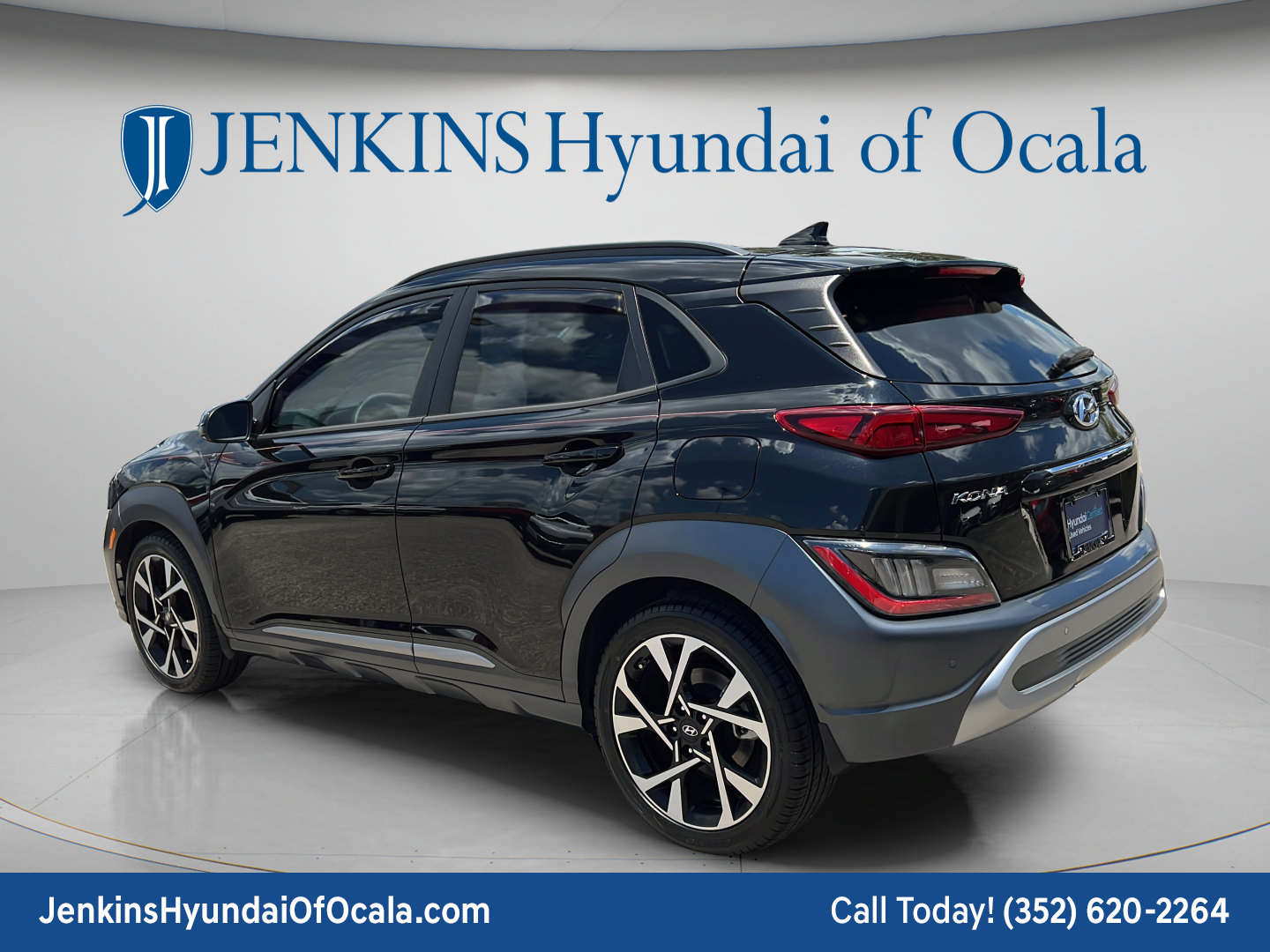 Certified 2022 Hyundai Kona Limited w/ Cargo Package FWD image 5