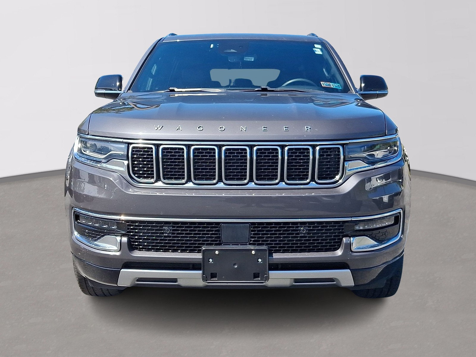 Used 2024 Jeep Wagoneer L Series II w/ Flexible Seating Group AWD/4WD image 2