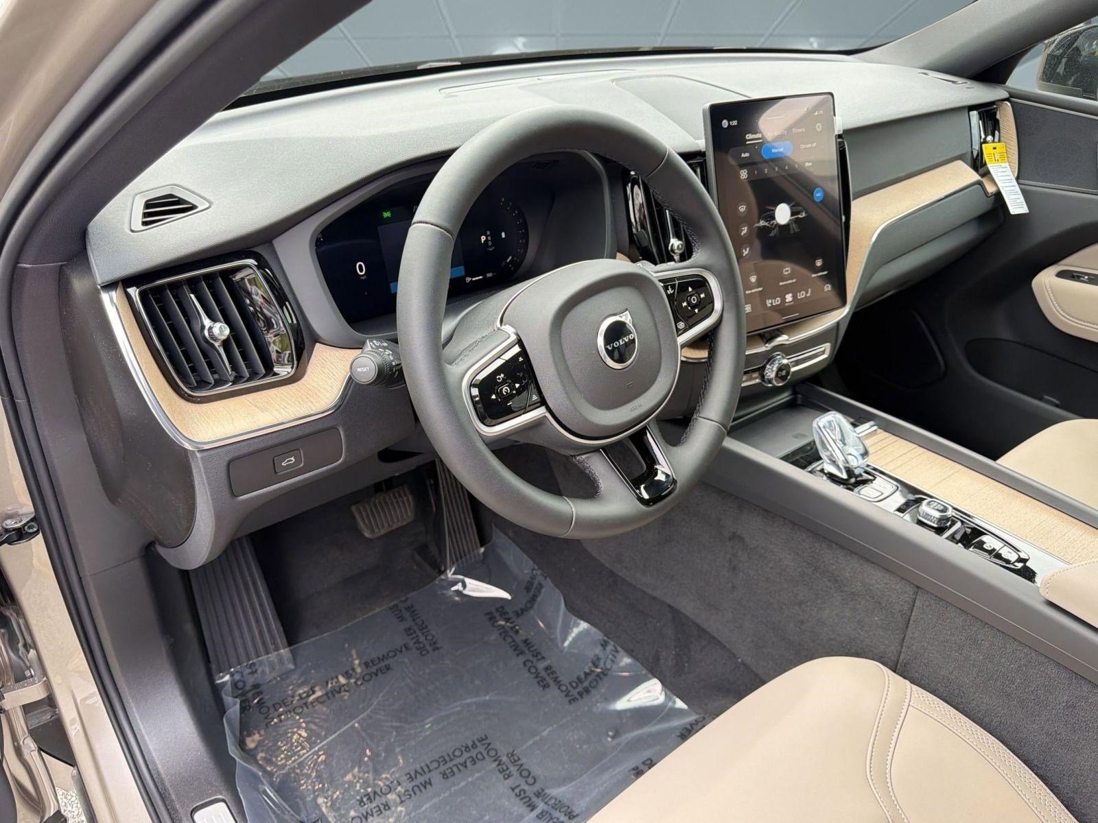 New 2026 Volvo XC60 B5 Plus w/ Protection Package Premier AWD/4WD image 4