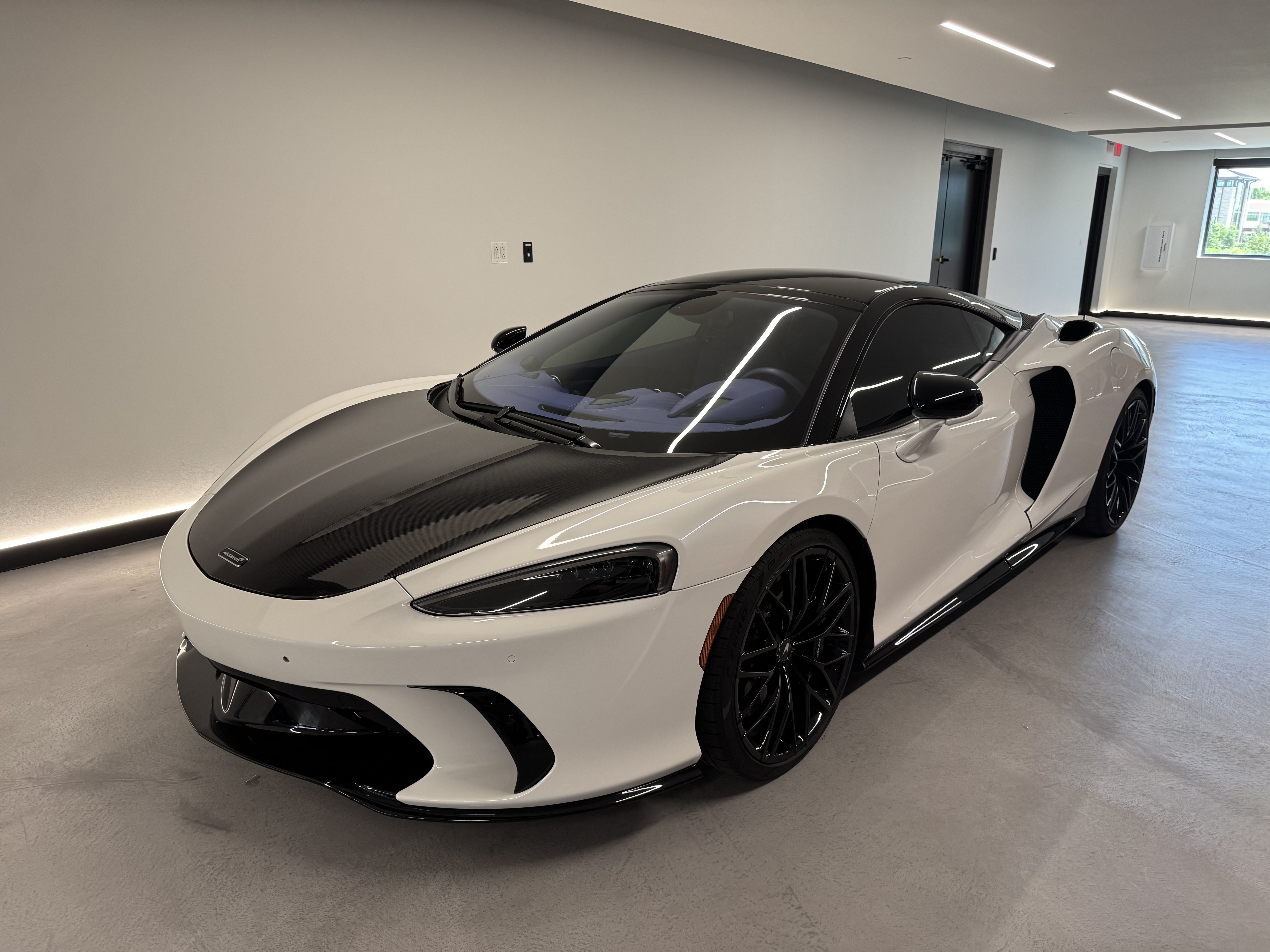 Used 2025 McLaren GTS RWD image 3