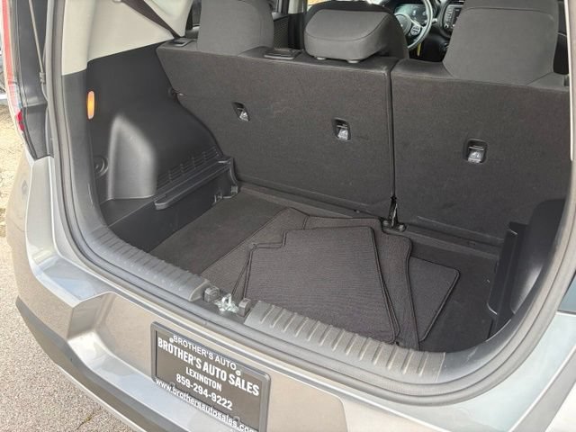 Used 2025 Kia Soul LX w/ LX Technology Package FWD image 28