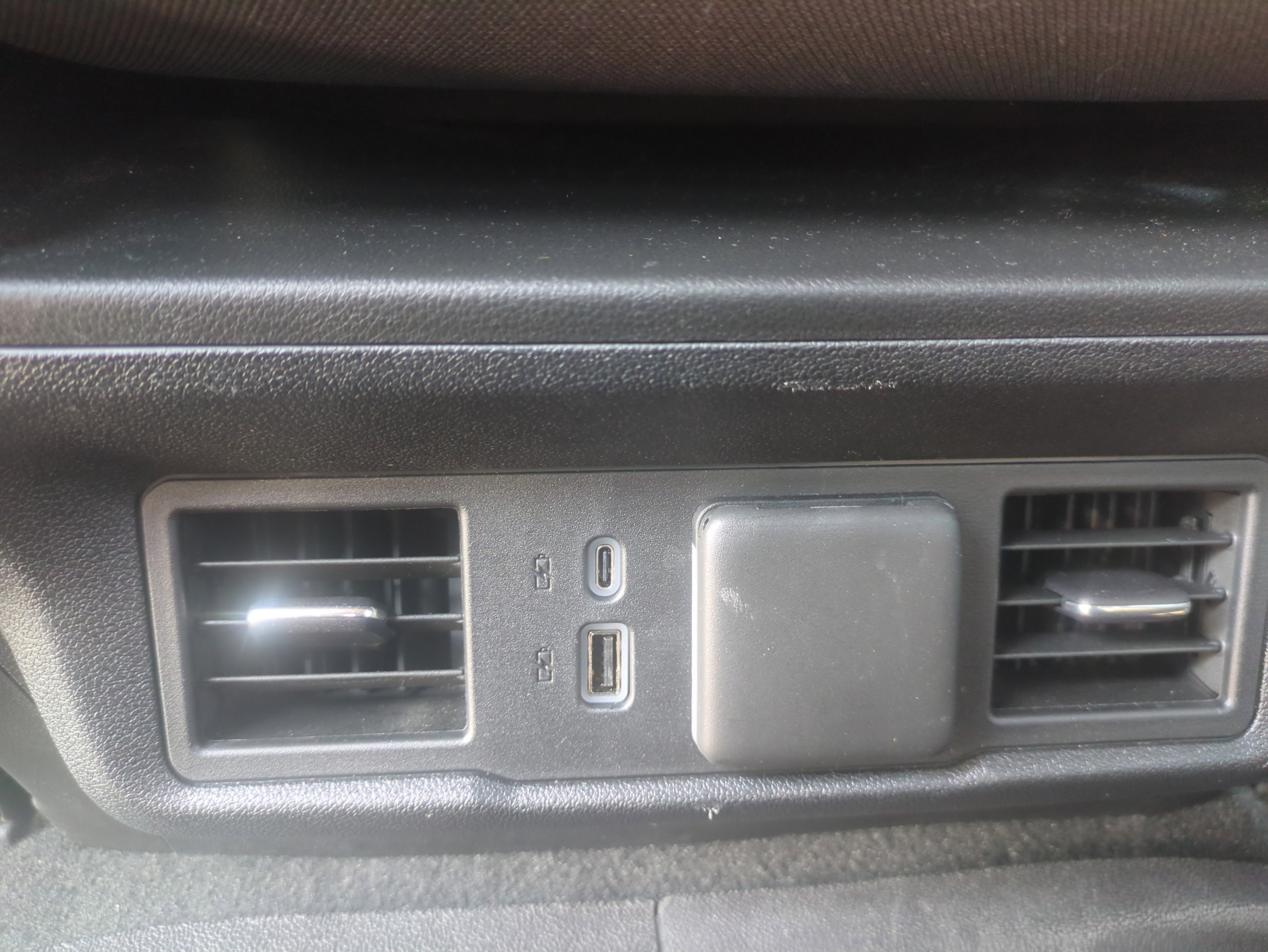 Used 2024 GMC Sierra 1500 SLE image 26