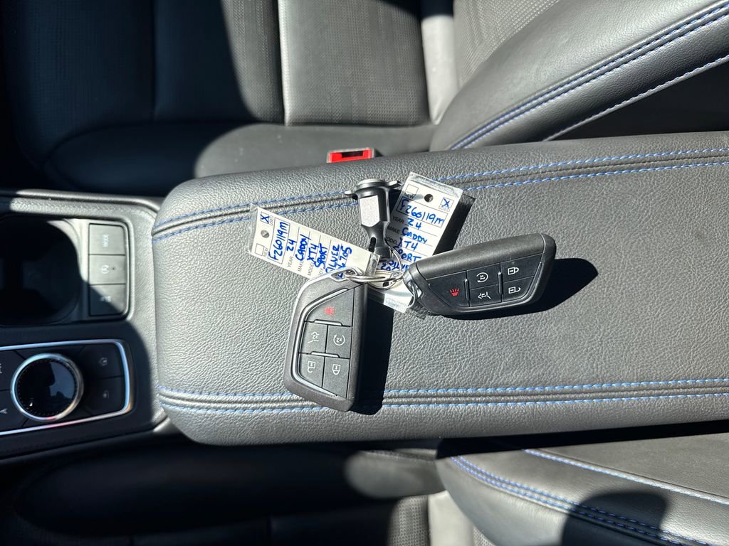 Used 2024 Cadillac XT4 Sport image 29