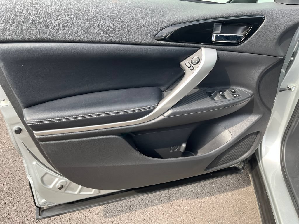 Used 2025 Mitsubishi Eclipse Cross SE AWD/4WD image 11