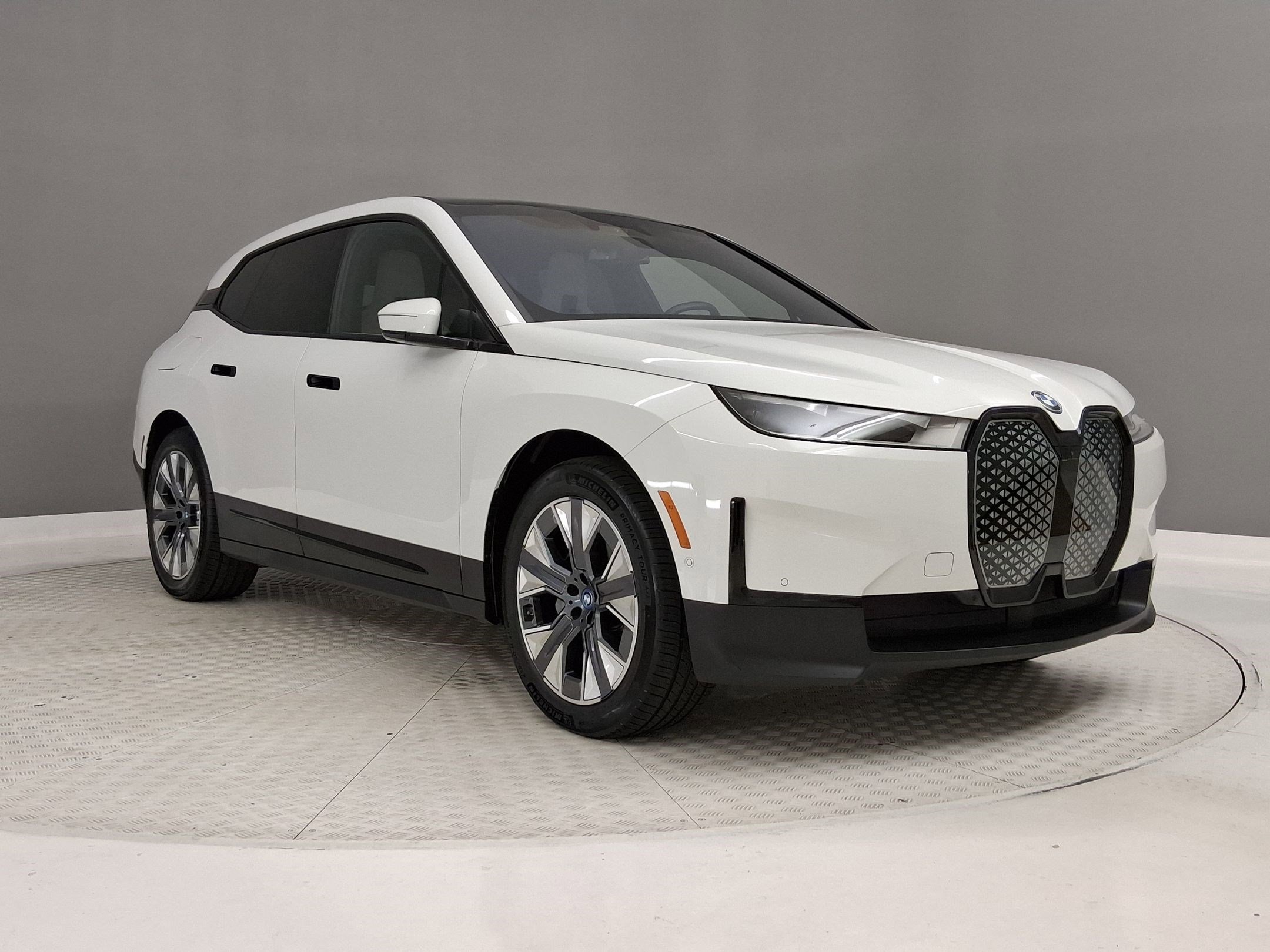 Certified 2023 BMW iX xDrive50 w/ Convenience Package image 5