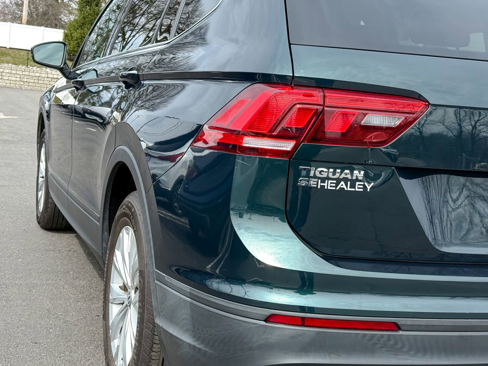 Used 2019 Volkswagen Tiguan SE w/ Panoramic Sunroof Package AWD/4WD image 8