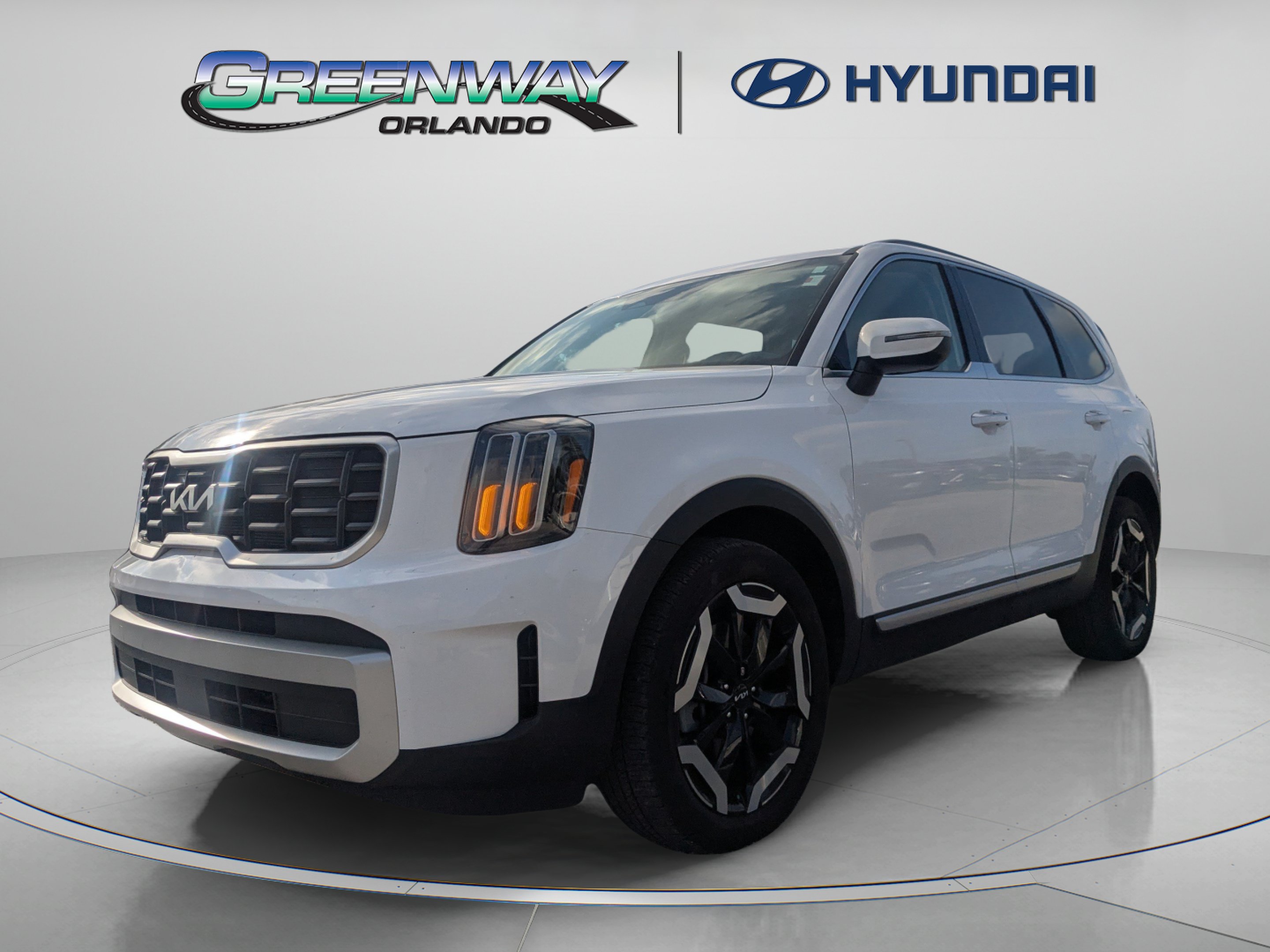 Used 2024 Kia Telluride S w/ S Sunroof Package FWD image 3