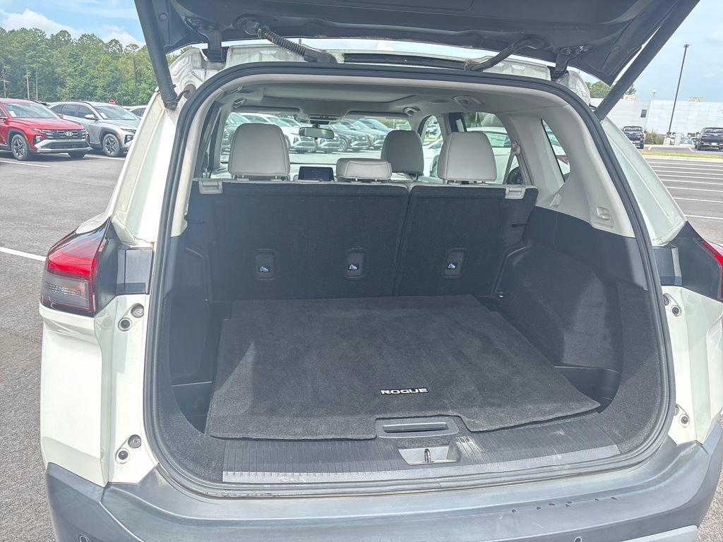 Used 2023 Nissan Rogue SV w/ SV Premium B Package FWD image 31
