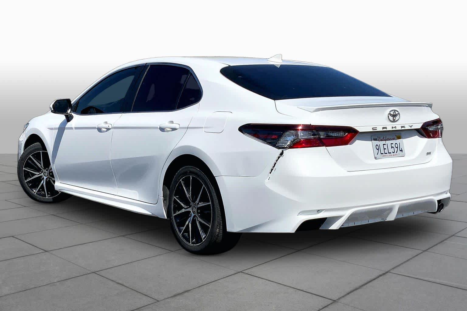 Used 2024 Toyota Camry SE FWD image 11