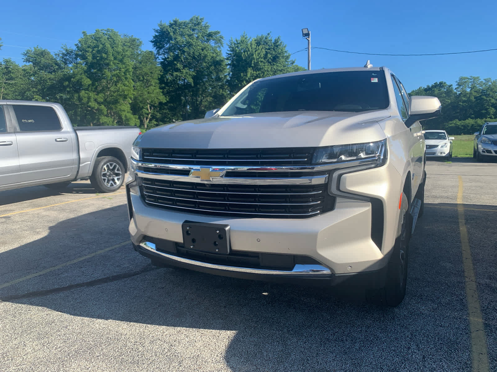 Used 2022 Chevrolet Tahoe LT w/ LT Signature Package AWD/4WD image 2