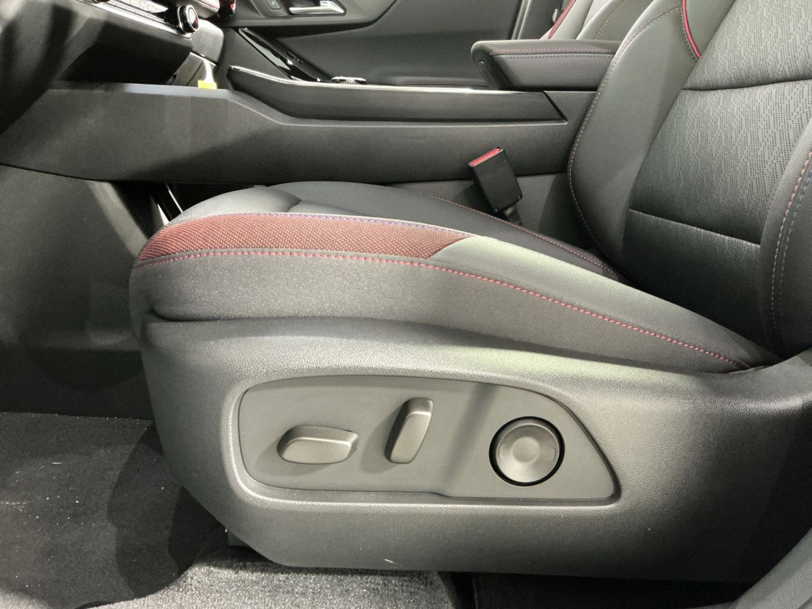 New 2026 Chevrolet Equinox RS w/ Safety and Technology Package image 22