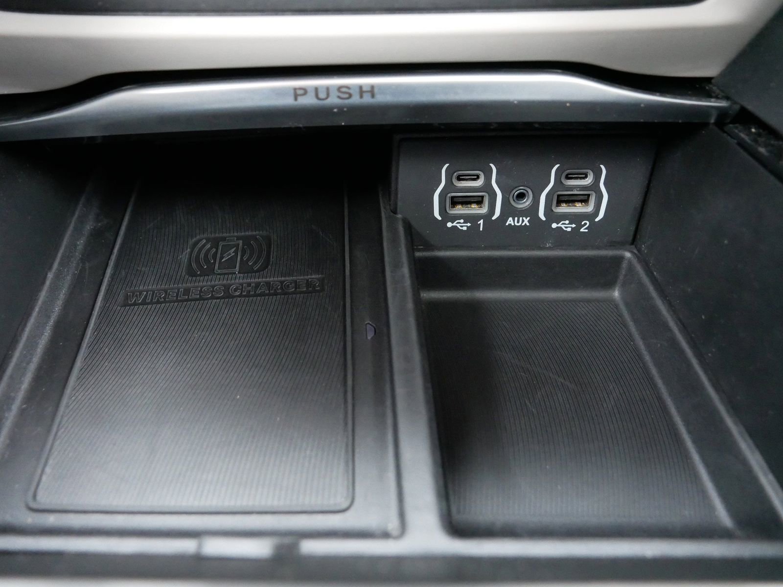 Used 2023 Chrysler Pacifica Limited image 30