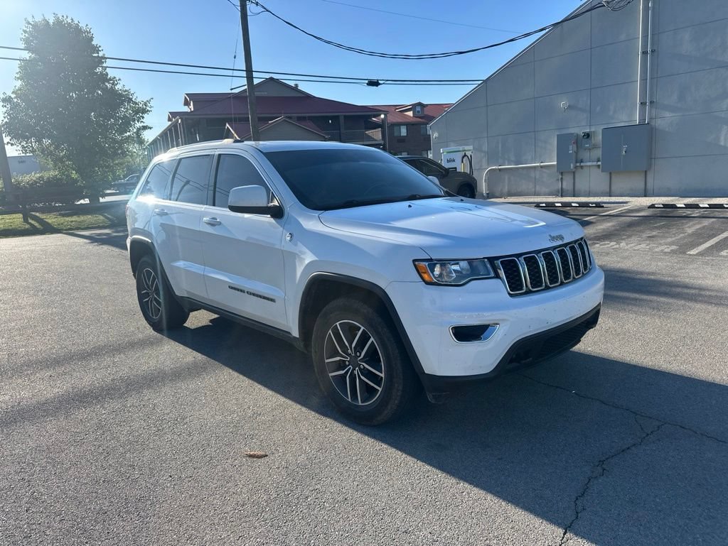Used 2020 Jeep Grand Cherokee Laredo w/ Quick Order Package 2BN North AWD/4WD image 2