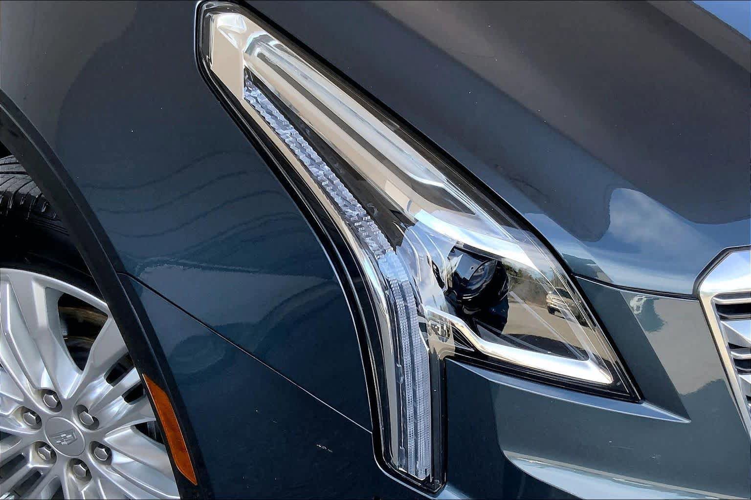 Used 2019 Cadillac XT5 Premium Luxury w/ Driver Assist Package AWD/4WD image 27