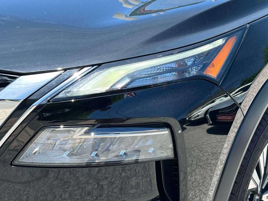 Used 2023 Nissan Rogue SV AWD/4WD image 9