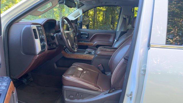 Used 2017 Chevrolet Silverado 2500 High Country w/ Duramax Plus Package AWD/4WD image 5