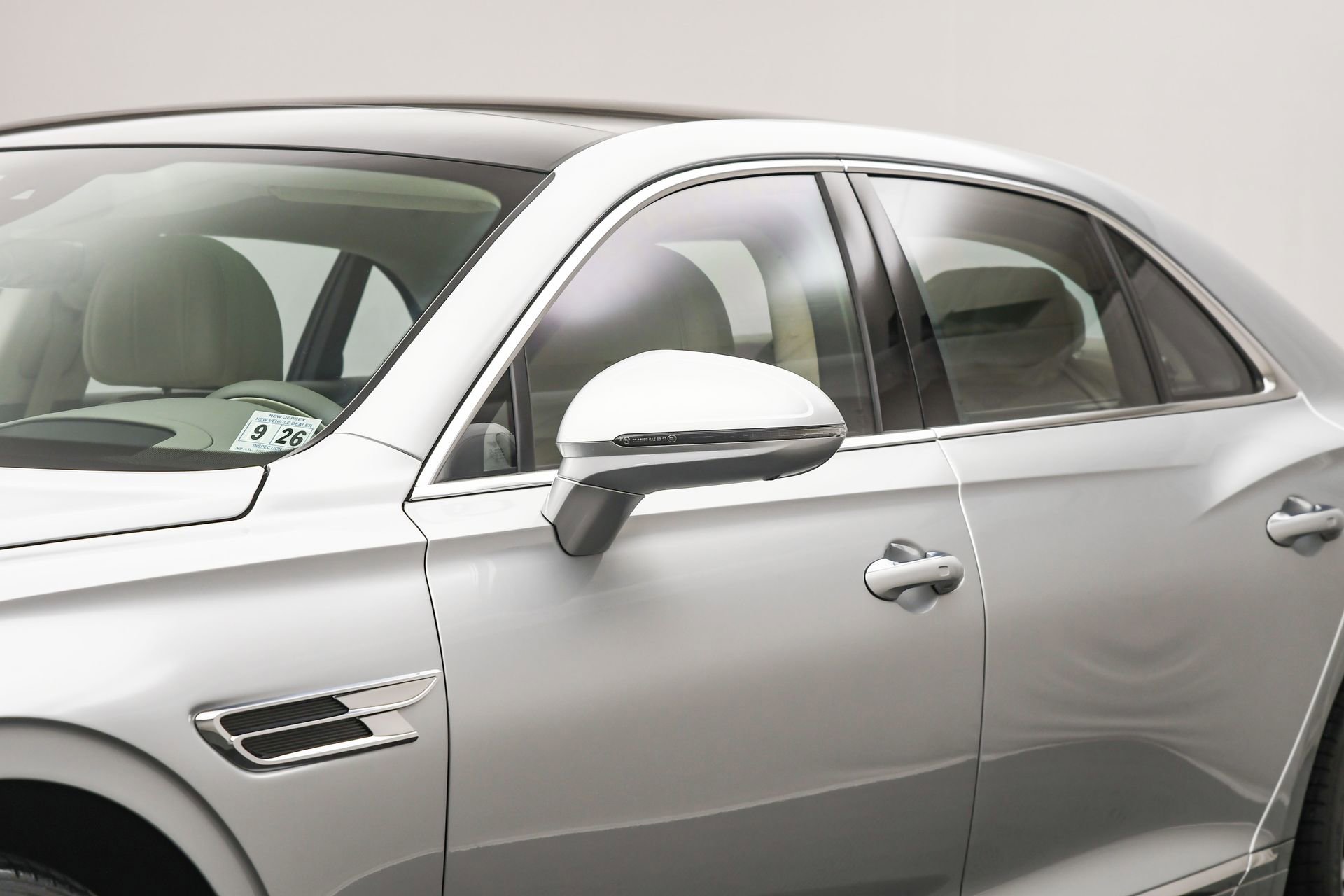 Used 2022 Bentley Flying Spur V8 image 14