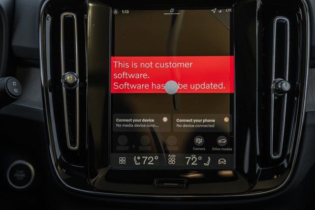 New 2026 Volvo XC40 B5 Plus w/ Protection Package Premier image 23