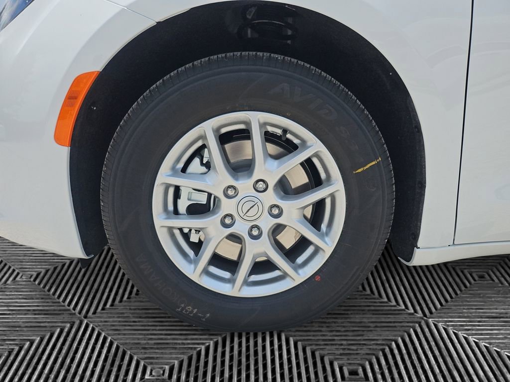 New 2025 Chrysler Voyager LX image 14