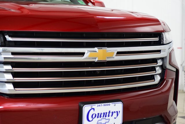 Used 2023 Chevrolet Suburban High Country image 11